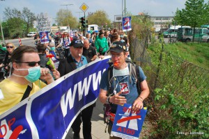 Demonstration “Wir pfeifen auf die A100″ zum ersten Spatenstich für den Baubeginn der A100 von Berlin-Neukölln nach Treptow