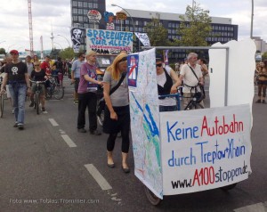 Demo Fünf Jahre Bürgerentscheid “Spreeufer für alle!” am 13.7.2013: Wagen des Aktionsbündnis A100 stoppen!
