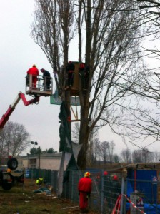 Demontage des Baumhaus gegen A100