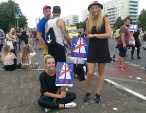 Protest gegen die Verlängerung der Stadtautobahn A100 beim Zug der Liebe am 30.7.2016