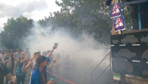 Protest gegen den Ausbau der Stadtautobahn A100 beim Zug der Liebe am 30.7.2016