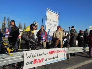 Protestaktion Lebensraum statt Autobahn! A100-Baustopp jetzt! Blockade der A100-Auffahrt Neukölln/ Grenzallee am 13.11.2016