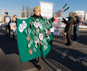 Protestaktion Lebensraum statt Autobahn! A100-Baustopp jetzt! Blockade der A100-Auffahrt Neukölln/ Grenzallee am 13.11.2016