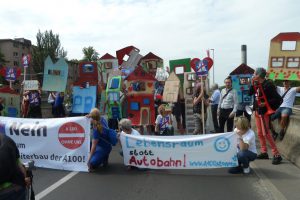 Flashmob Wohnen statt Autobahn, A100 stoppen! am Sonntag 9.7.2017