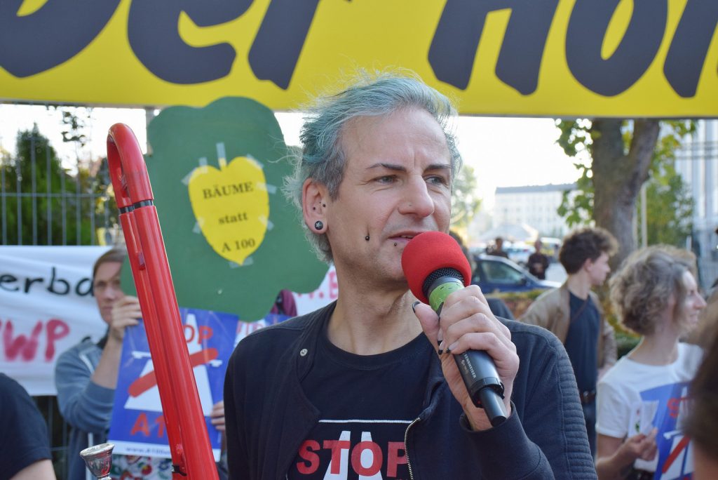 Tobias Trommer bei Protestaktion A100 stoppen!