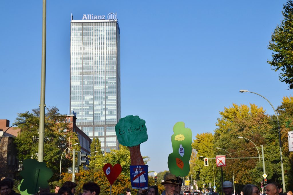 A100 stoppen! Protestaktion Blockade der Kreuzung am S-Bahnhof Treptower Park am 14.10.2018