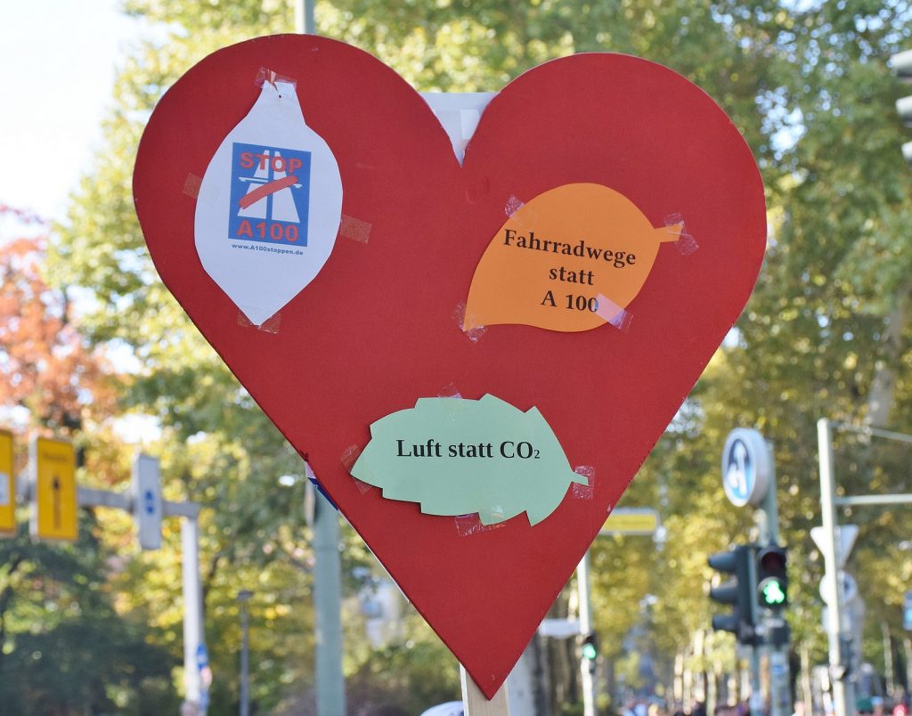 A100 stoppen! Protestaktion Blockade der Kreuzung am S-Bahnhof Treptower Park am 14.10.2018