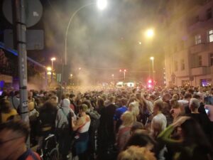 Protest-Rave A100 wegbassen